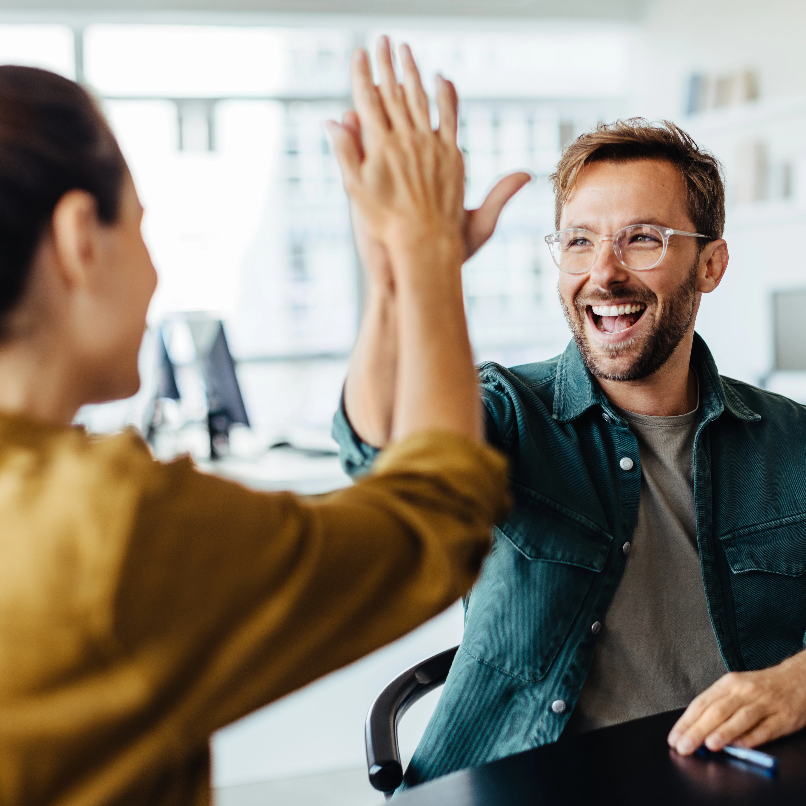 Team von Partnern und Freelancern